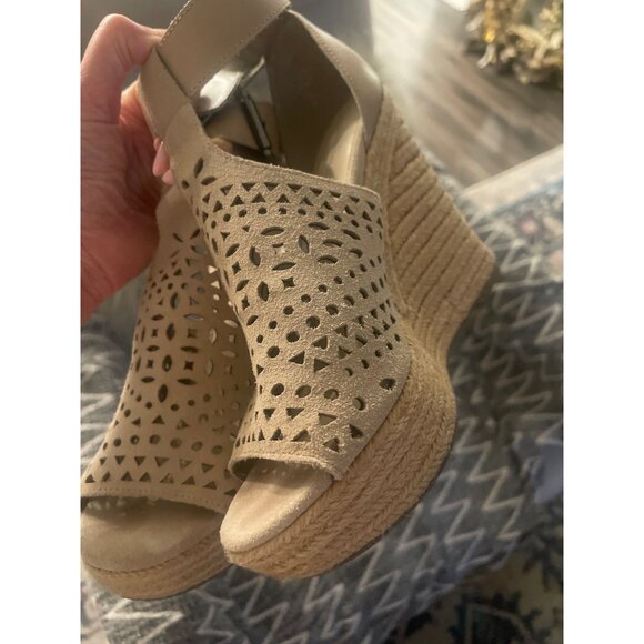 Marc Fisher Hasina Perforated Wedge Tan  Sz US 7 - Picture 2 of 10